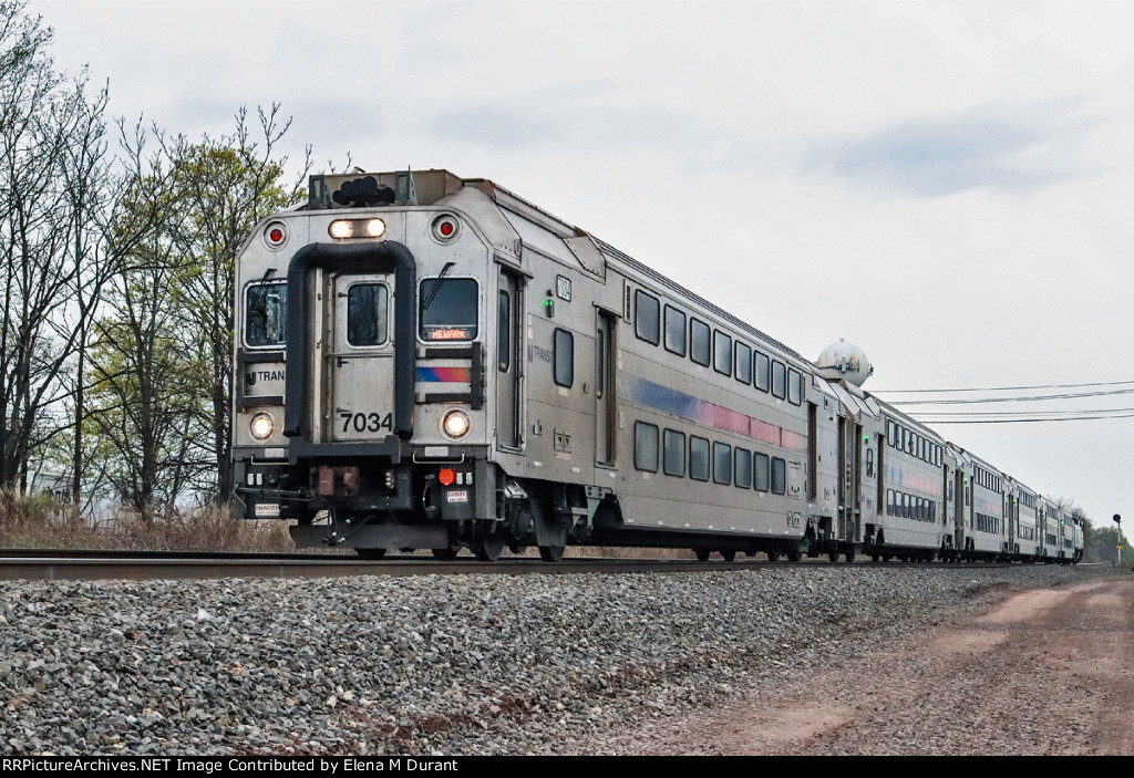 NJT 7034 on train 5508